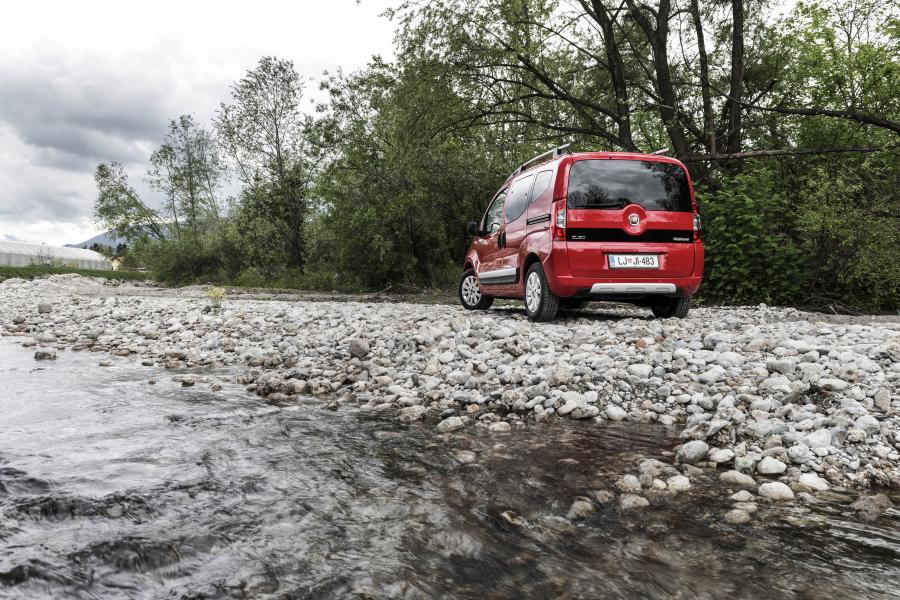  Fiat Qubo Trekking 2011 года  (фото 10 из 11)